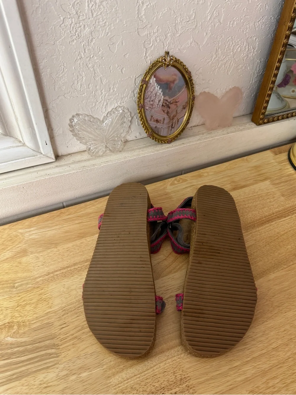 Cute Laidback London Pink Gray Leather T-Strap Sandals EU 42 Boho Y2K Comfort